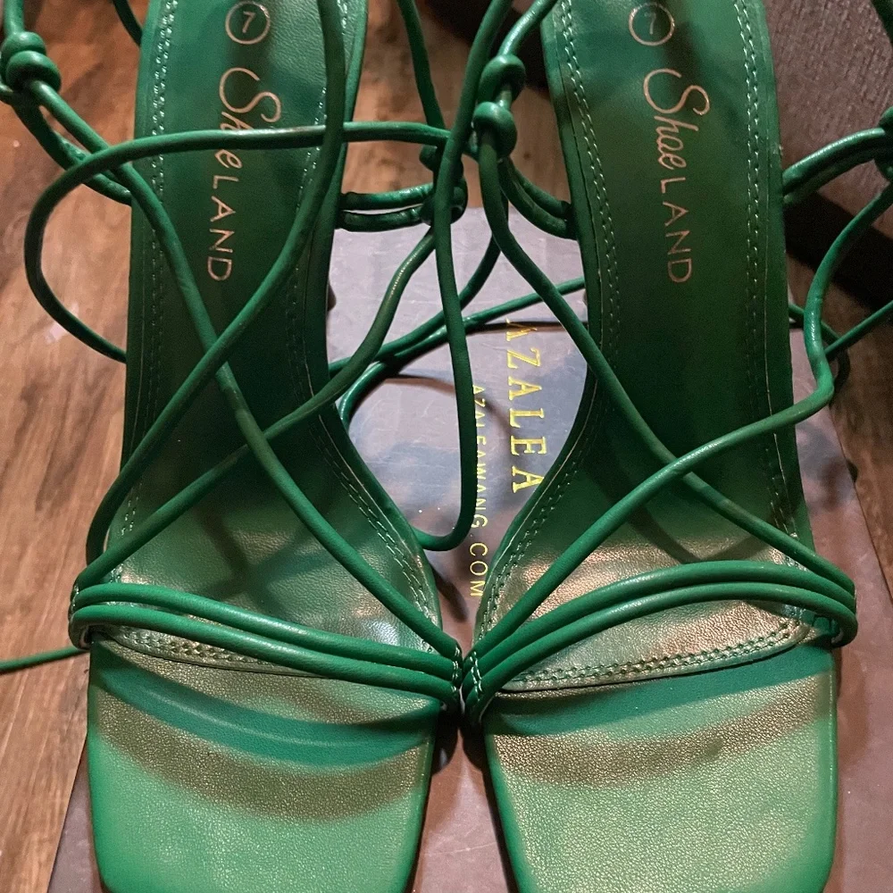 Heels - Picture 1 of 2
